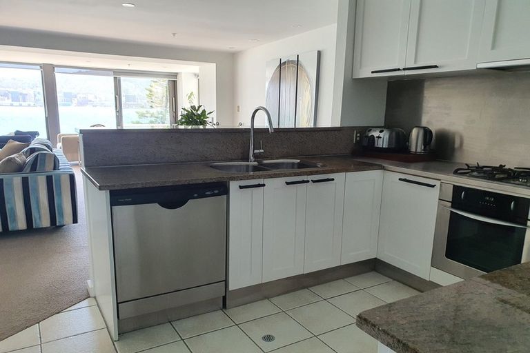 Photo of property in 3/318 Oriental Parade, Oriental Bay, Wellington, 6011