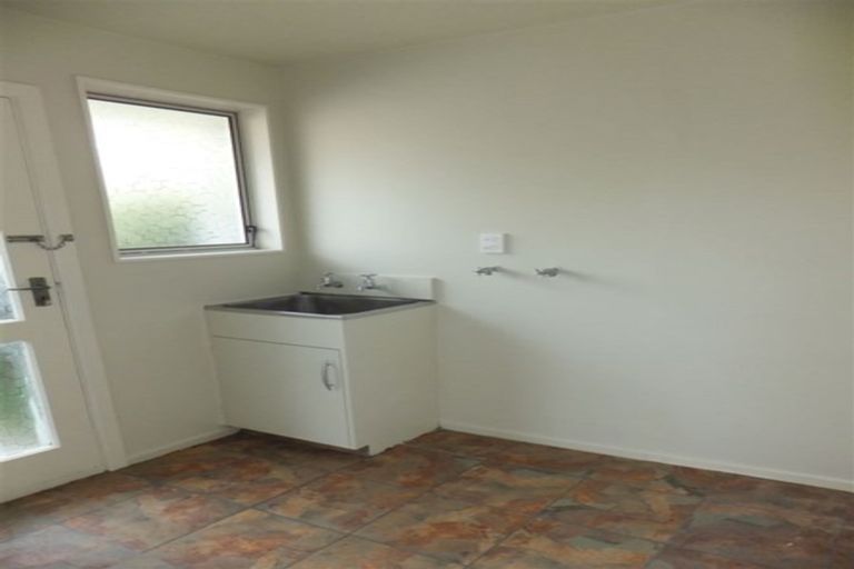 Photo of property in 2/64 Crofton Road, Harewood, Christchurch, 8051