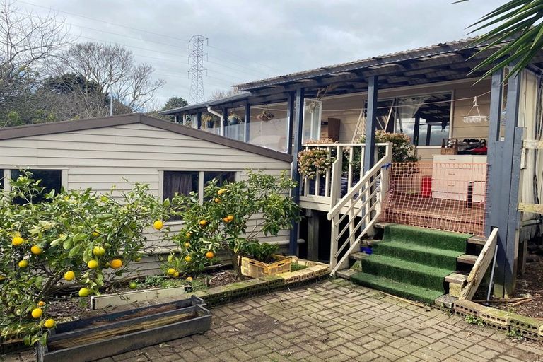 Photo of property in 93 Everglade Drive, Totara Heights, Auckland, 2105