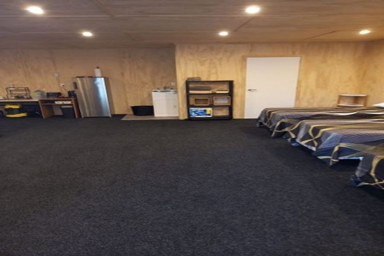 Photo of property in 100 Cole Street, Dannevirke, 4930