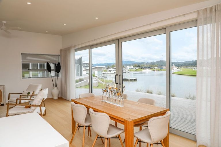 Photo of property in 16 Vanita Drive, Whitianga, 3510