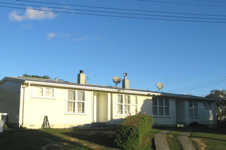 Photo of property in 39a-b Miranda Street, Cannons Creek, Porirua, 5024