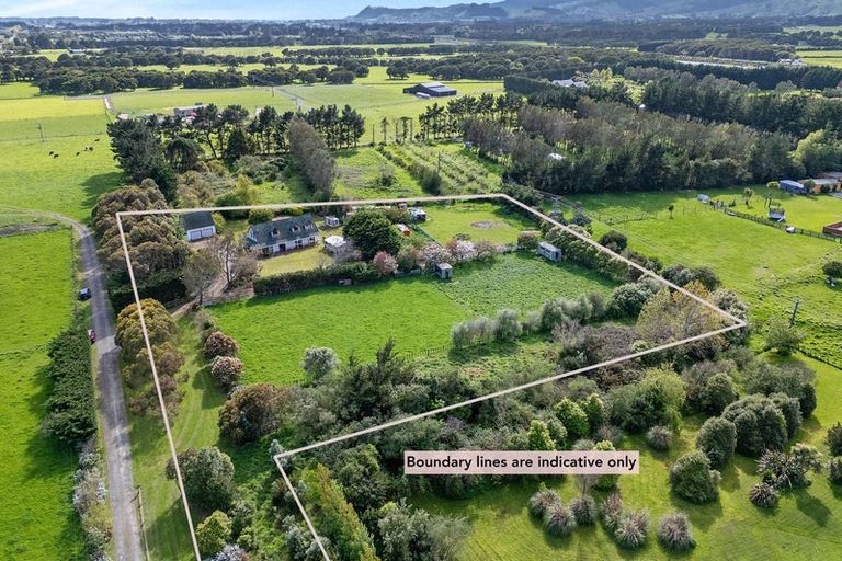 Photo of property in 44 Te Horo Beach Road, Te Horo, Otaki, 5581
