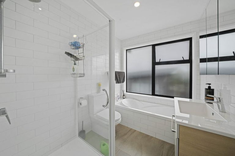 Photo of property in 11/48 Wallace Road, Papatoetoe, Auckland, 2025