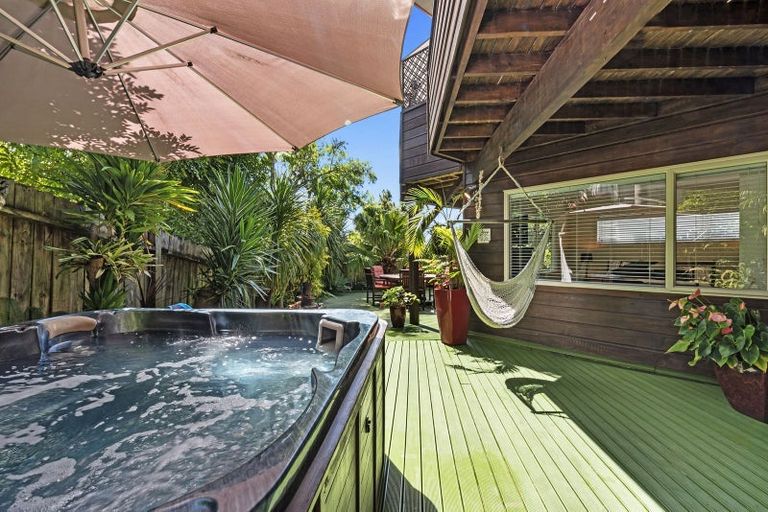 Photo of property in 2/13 Arran Road, Browns Bay, Auckland, 0630