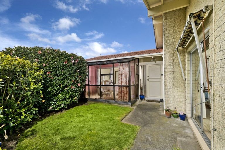Photo of property in 2/19 Craig Road, Milford, Auckland, 0620