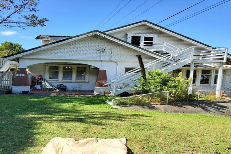 Photo of property in 21 Crawford Road, Kilbirnie, Wellington, 6022