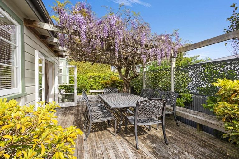 Photo of property in 44 Te Mata Road, Havelock North, 4130