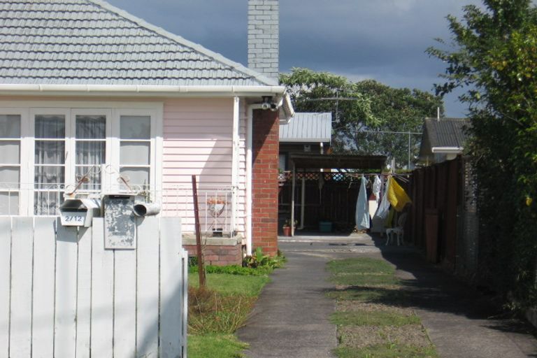Photo of property in 1/12 Albert Road, Kelston, Auckland, 0602