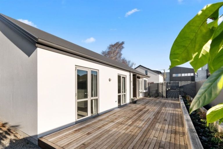 Photo of property in 1/64 Hewitts Road, Merivale, Christchurch, 8014