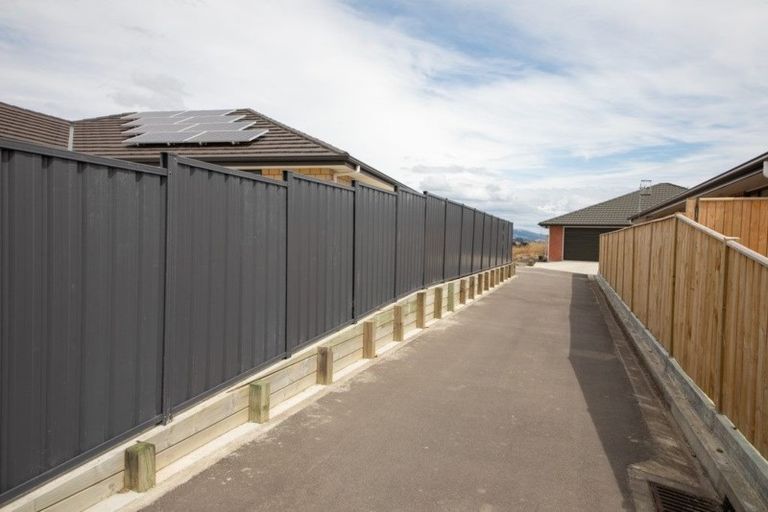 Photo of property in 10 Varsity Heights, Fitzherbert, Palmerston North, 4410