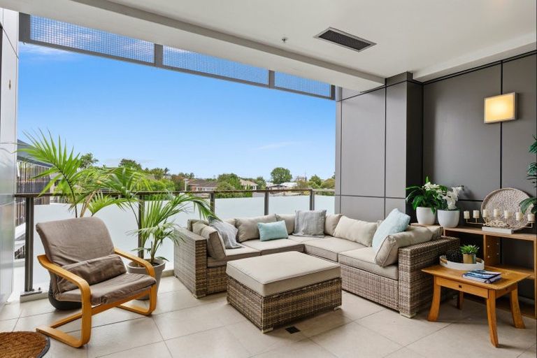 Photo of property in Maison Apartments, 108/16 Huron Street, Takapuna, Auckland, 0622