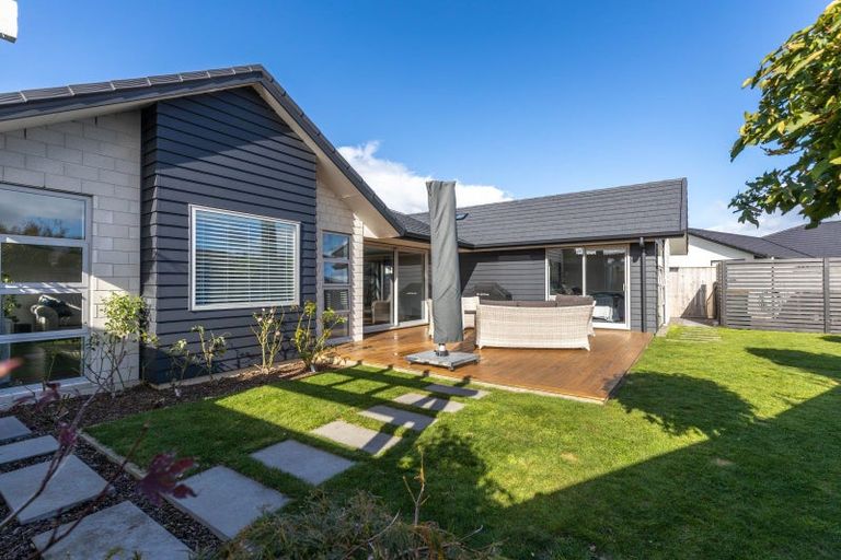 Photo of property in 7 Tupare Place, Highlands Park, New Plymouth, 4312
