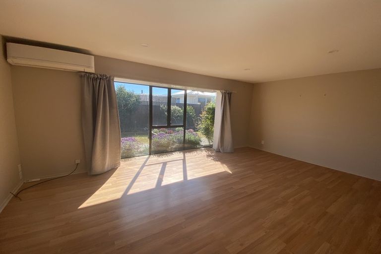 Photo of property in 4/415 Mairehau Road, Parklands, Christchurch, 8083