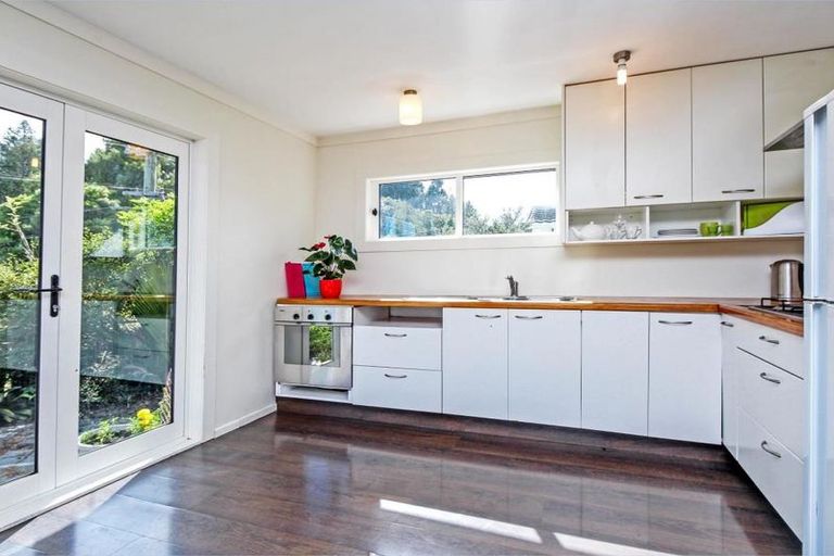 Photo of property in 66 Te Henga Road, Waitakere, Henderson, 0781