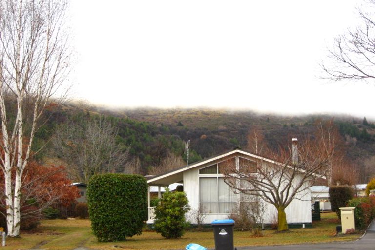 Photo of property in 3 Mckibbin Place, Arrowtown, 9302