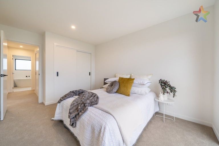 Photo of property in 9 Swain Grove, Riverstone Terraces, Upper Hutt, 5018