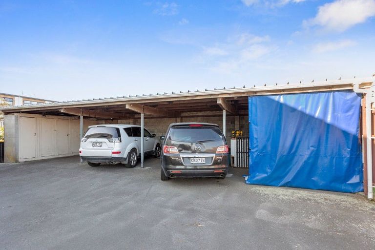 Photo of property in 2/41 Kawaka Street, Mount Maunganui, 3116