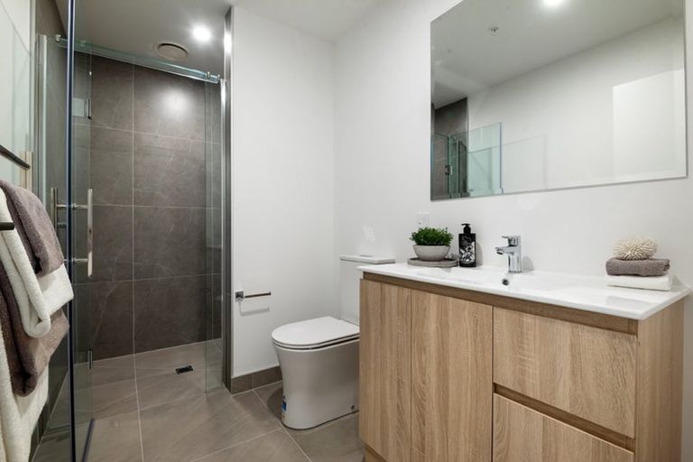 Photo of property in 9/18 Karengo Street, Long Bay, Auckland, 0630