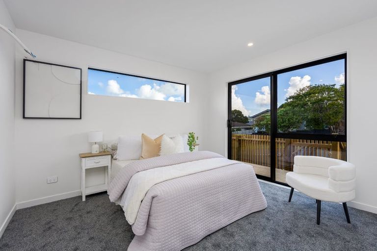 Photo of property in 19 Cedar Heights Avenue, Massey, Auckland, 0614