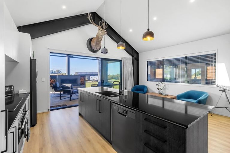 Photo of property in 2 Vickers Way, Acacia Bay, Taupo, 3385