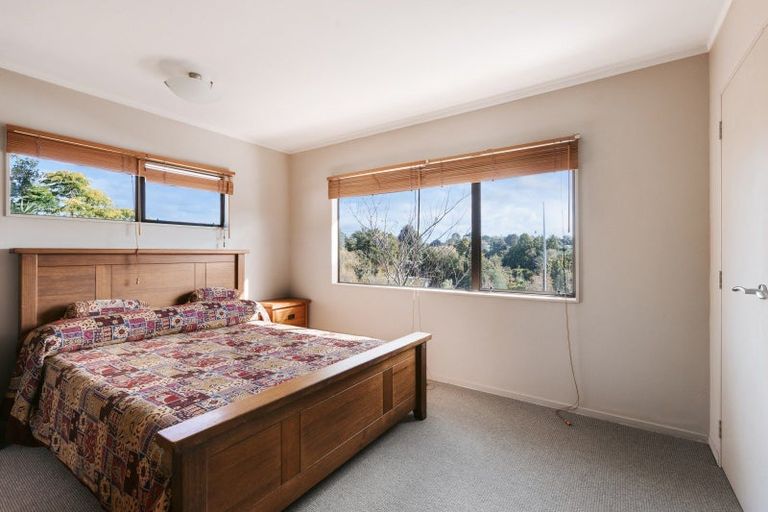 Photo of property in 27 Te Arawa Place, Welcome Bay, Tauranga, 3112