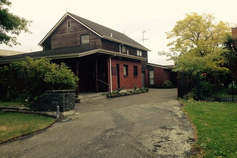 Photo of property in 270 Memorial Avenue, Burnside, Christchurch, 8053