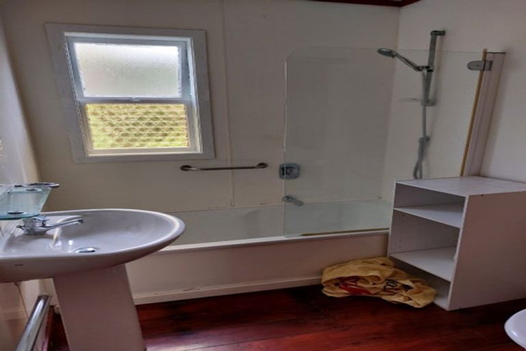 Photo of property in 10 Royal Road, Massey, Auckland, 0614