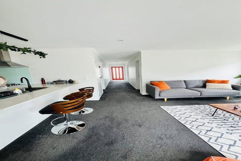 Photo of property in 17 Kutukutu Street, Takanini, 2112