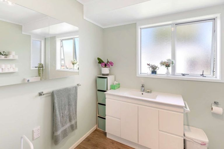 Photo of property in 74 Kennedy Drive, Levin, 5510