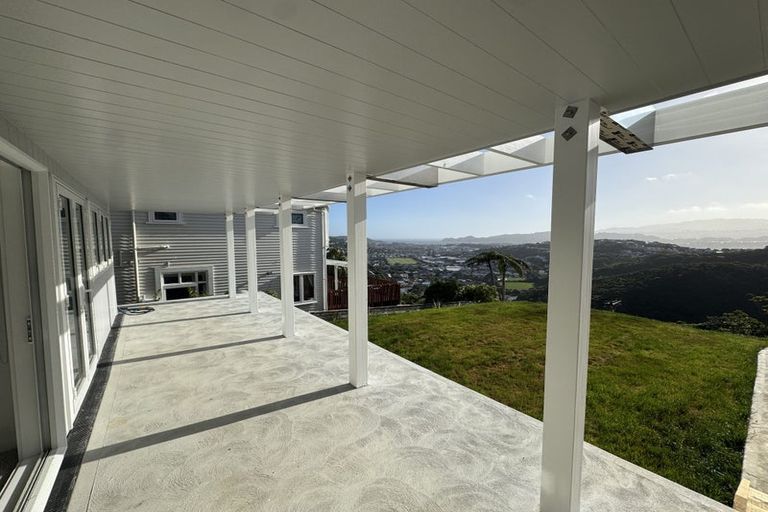 Photo of property in 174 Nevay Road, Karaka Bays, Wellington, 6022