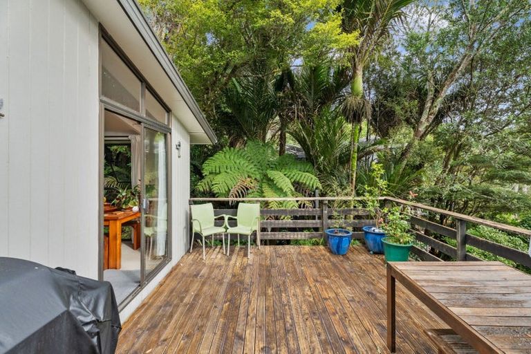 Photo of property in 185 Laingholm Drive, Laingholm, Auckland, 0604