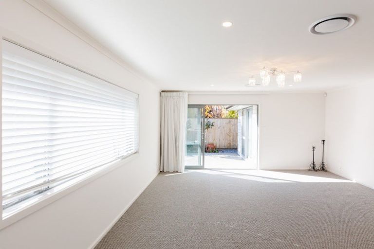 Photo of property in 14b Knowles Street, Terrace End, Palmerston North, 4410