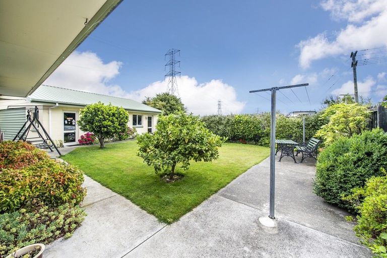 Photo of property in 68 Mauger Drive, Heathcote Valley, Christchurch, 8022