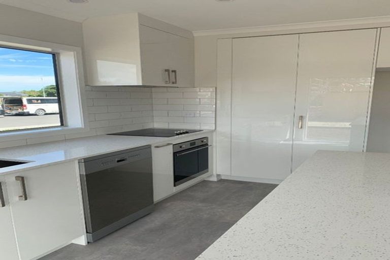 Photo of property in 4 Van Baarle Close, Carterton, 5713