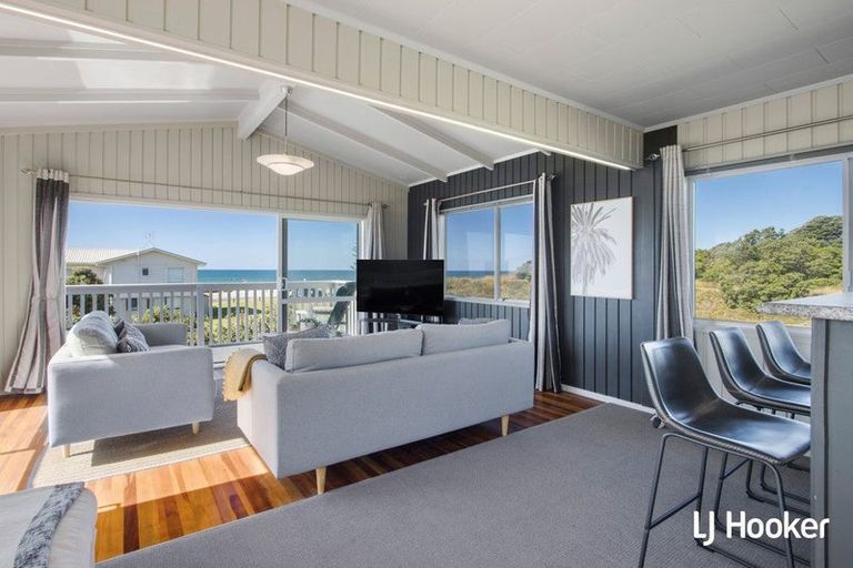 Photo of property in 287 Seaforth Road, Waihi Beach, 3611