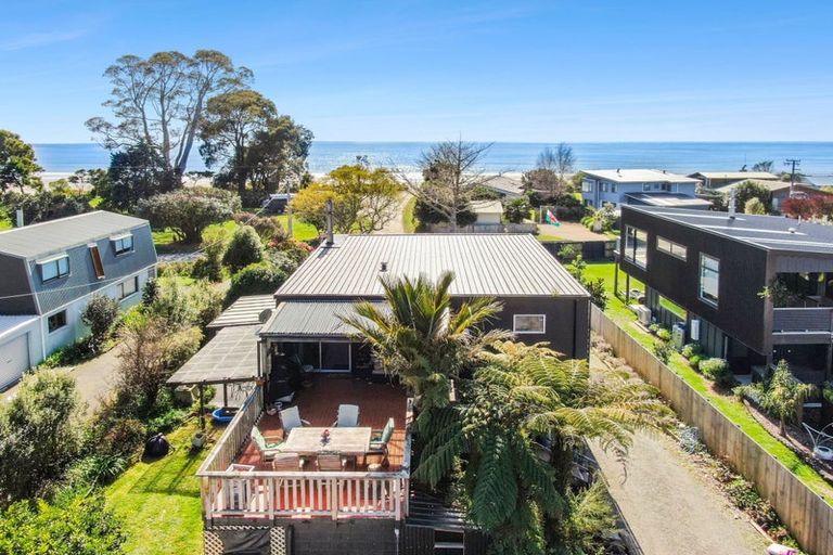 Photo of property in 279 Patons Rock Road, Patons Rock, Takaka, 7182