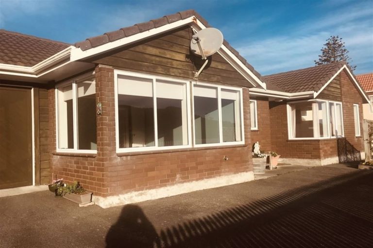 Photo of property in 71 Clyde Street, Island Bay, Wellington, 6023