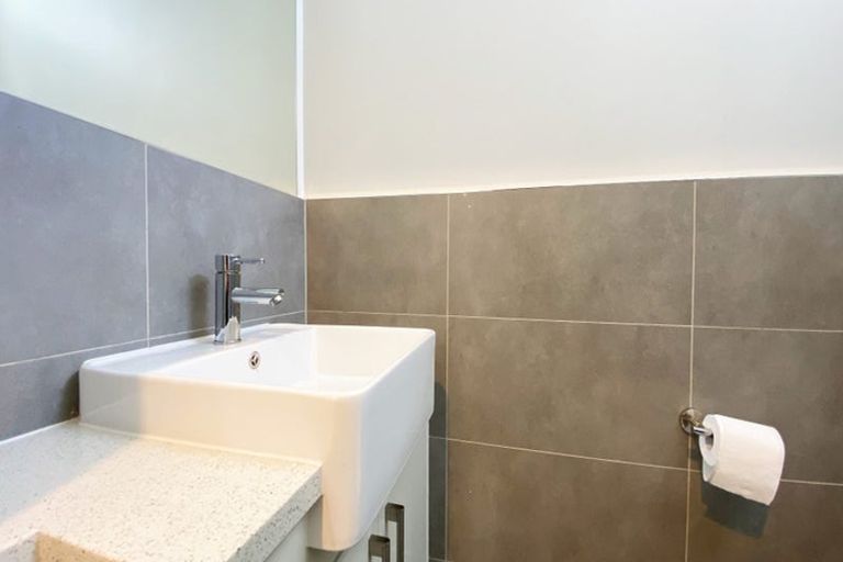 Photo of property in 33 Saint Maroun Rise, The Gardens, Auckland, 2105