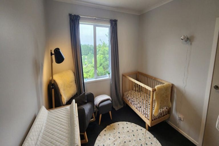 Photo of property in 13e York Crescent, Westown, New Plymouth, 4310