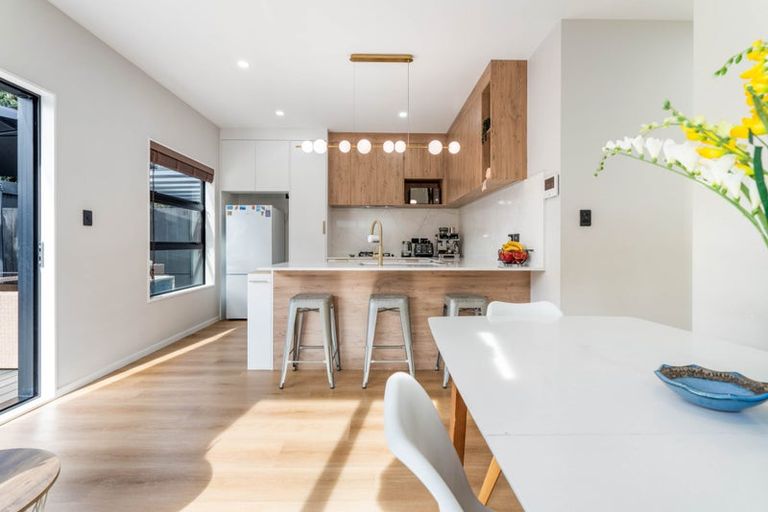 Photo of property in 13f Purata Place, Mangere Bridge, Auckland, 2022