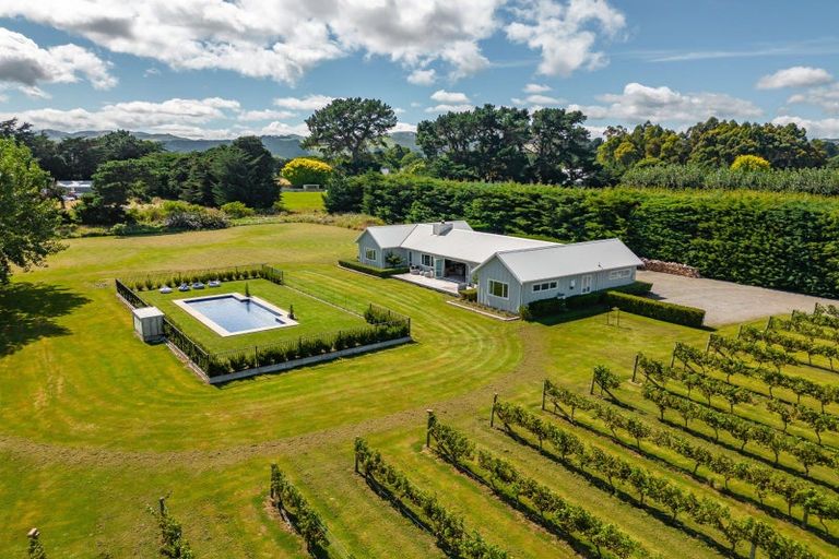 Photo of property in 57 Oxford Street, Martinborough, 5711