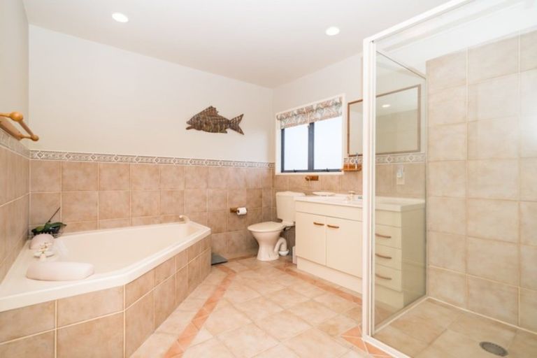 Photo of property in 39 Abby Road, Fitzherbert, Palmerston North, 4410