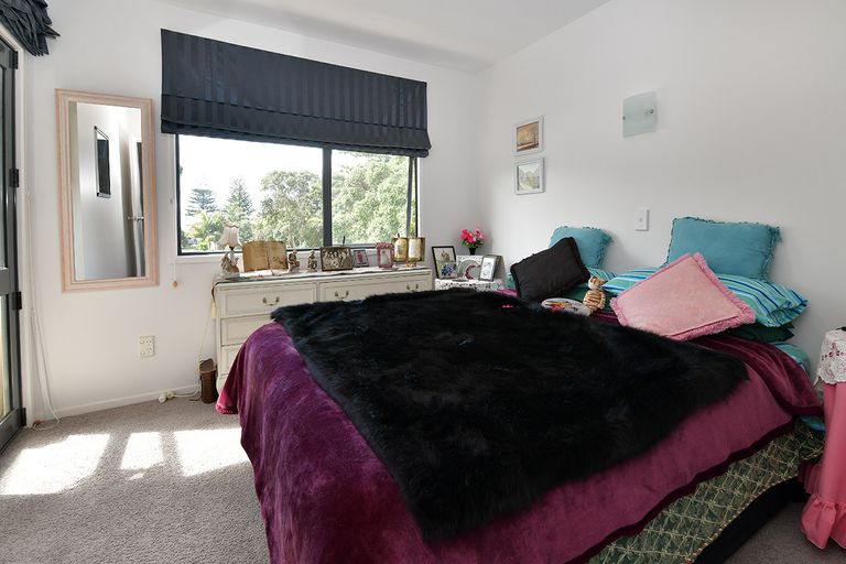 Photo of property in 9e Puriri Avenue, Orewa, 0931