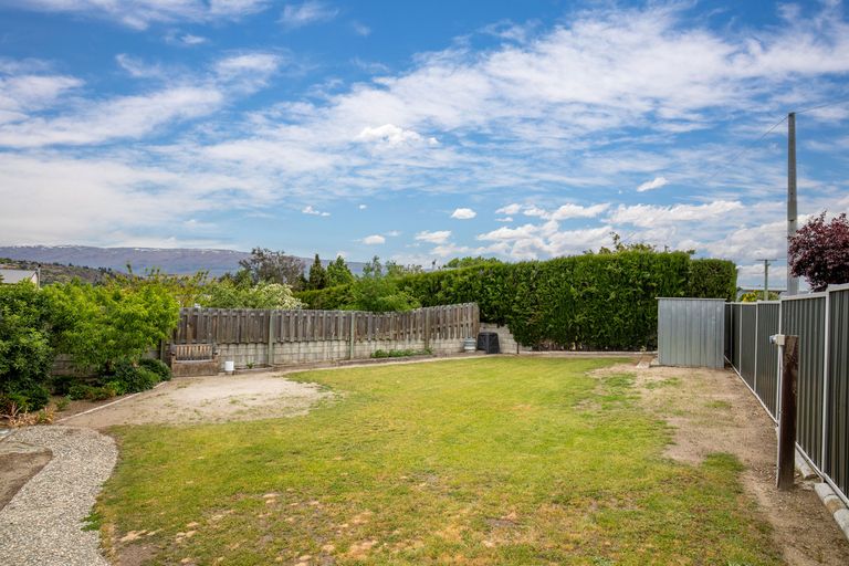 Photo of property in 2 Royal Terrace, Alexandra, 9320