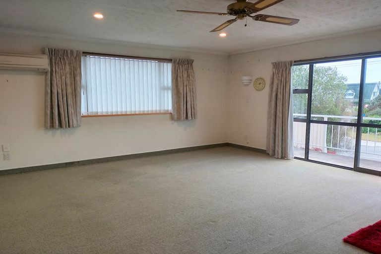 Photo of property in 2 Athenry Road, Bridge Hill, Alexandra, 9320