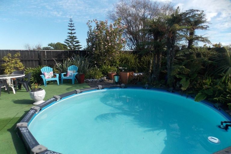 Photo of property in 45 Sutherland Crescent, Westbrook, Palmerston North, 4412