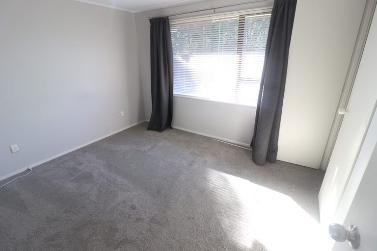 Photo of property in 9 Elizabeth Drive, West Harbour, Auckland, 0618