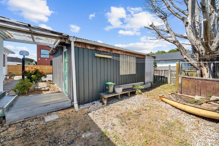 Photo of property in 6 Evelyn Street, Papatoetoe, Auckland, 2025