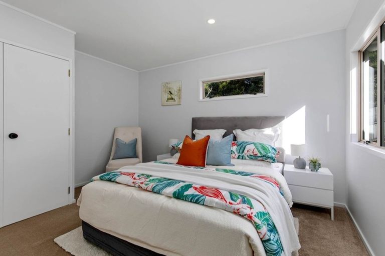 Photo of property in 2/48 Noeleen Street, Glenfield, Auckland, 0629